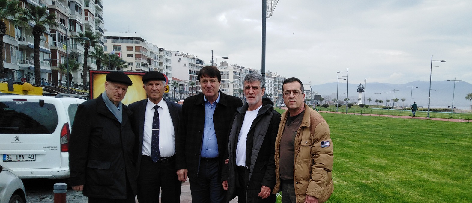 Na Kordonu (šetalištu) u Izmiru. Sa lijeva Nuro Sadiković, Omer Bibić, Refik Akova, Ferid Mujidragić i Harun Crnovršanin